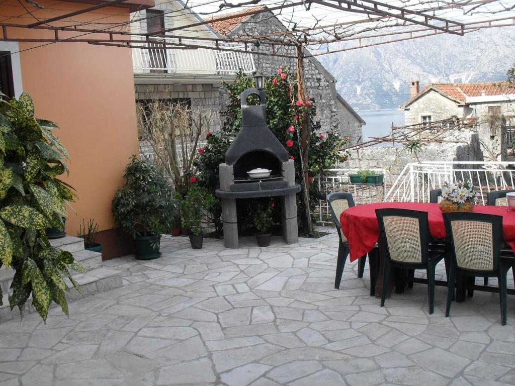 Apartments Penovic Kotor Exterior photo