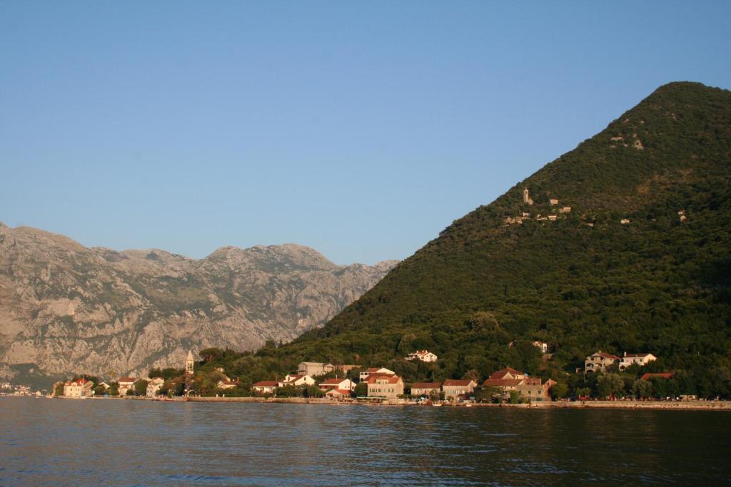 Apartments Penovic Kotor Exterior photo