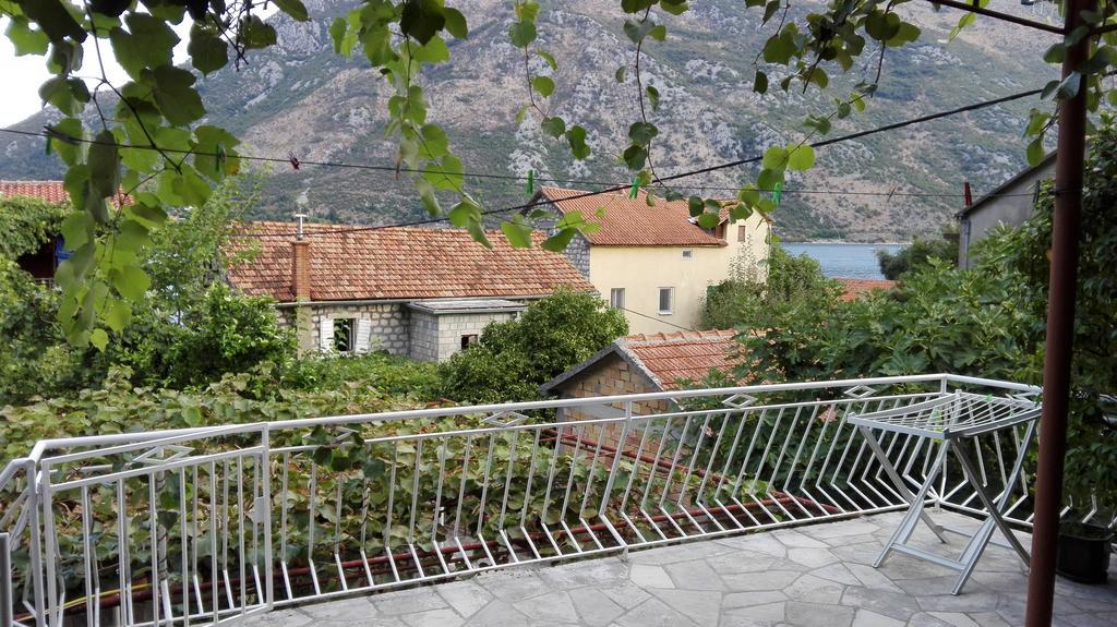 Apartments Penovic Kotor Exterior photo